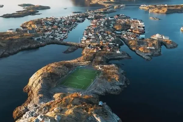 Henningsvær Stadium, Norway