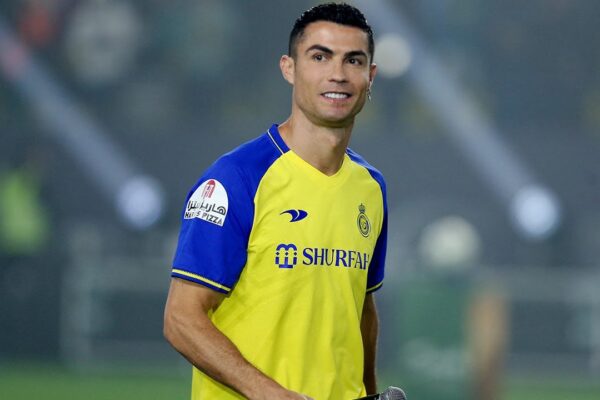 Кристиано Роналдо подновява договора си с Ал-Насър Cristiano Ronaldo In Al Nassr