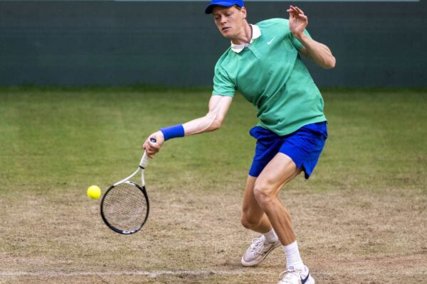 Синер губи от Бублик в Хале Sinner loses to Bublik in Halle
