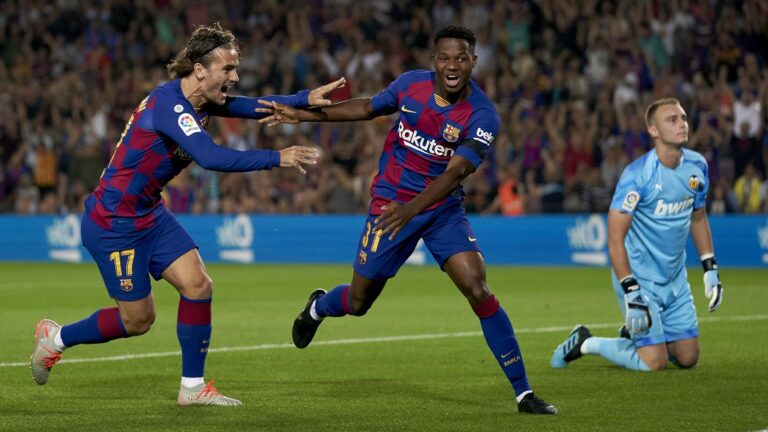 Ansu Fati with the Barcelona team