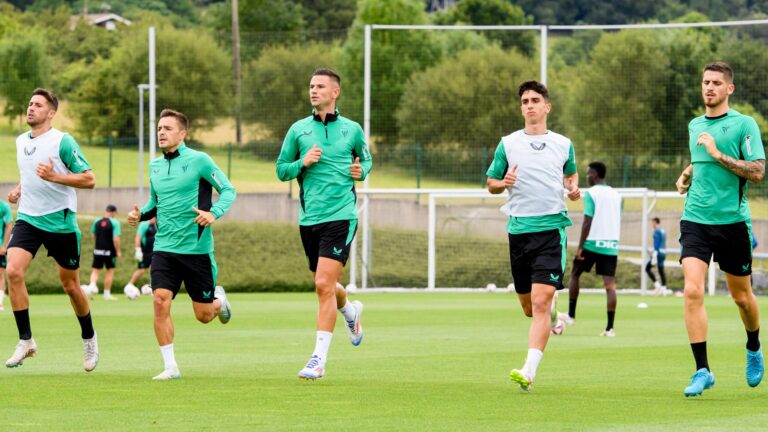 Athletic Club players in training
