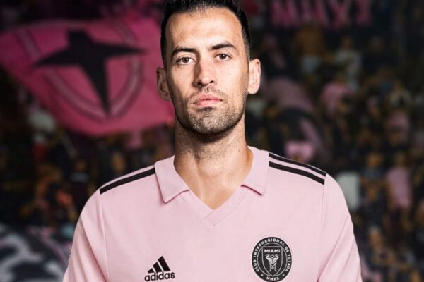 Серхио Бускетс удари Обед Варгас след загубата Sergio Busquets from Seattle hits Obed Vargas