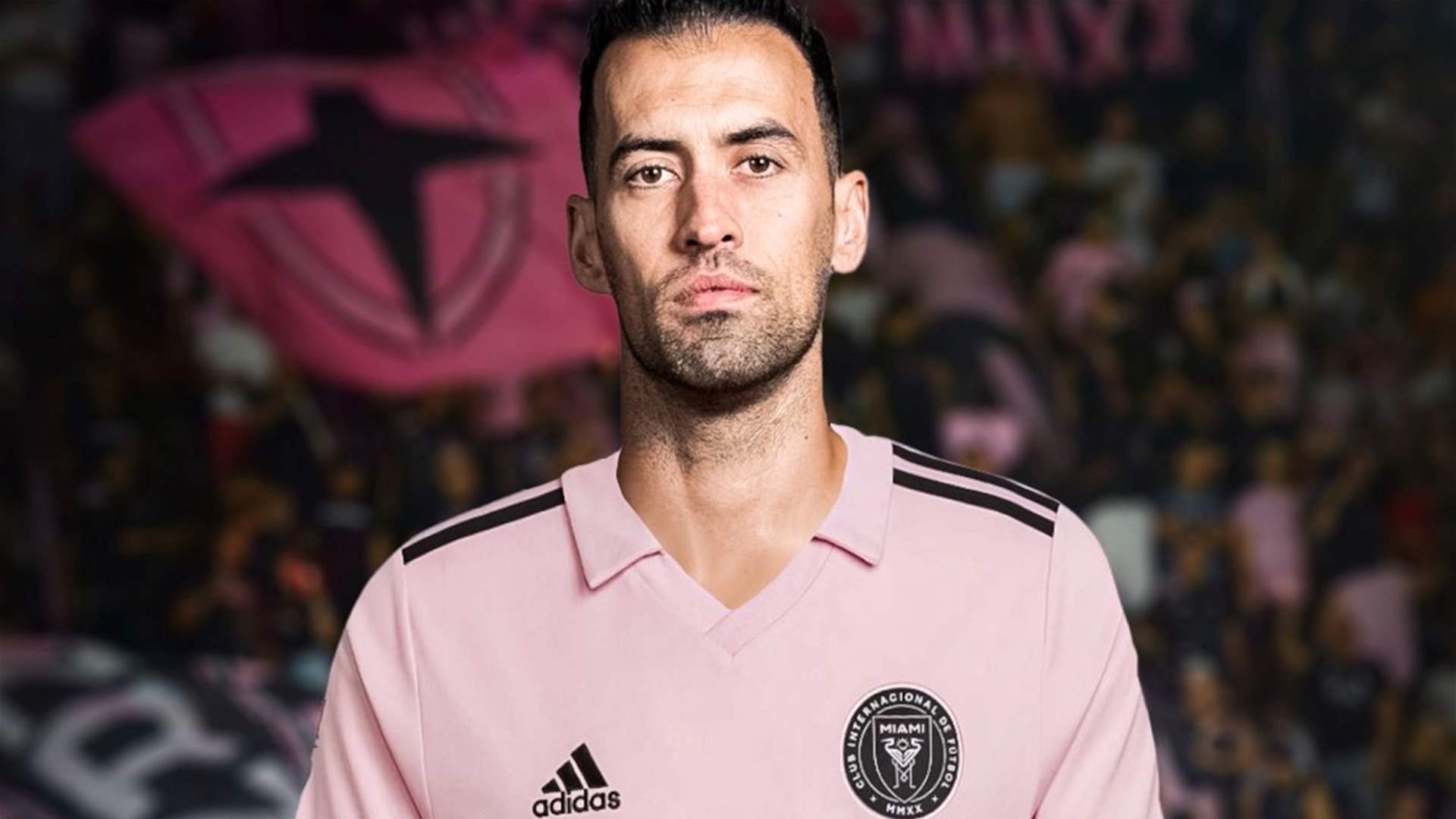 Sergio Busquets from Seattle hits Obed Vargas