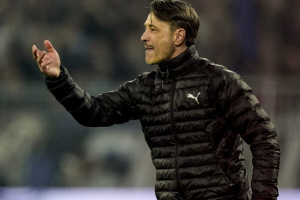 Дортмунд търси край на провалите срещу топ отбори в мача с възходящия Щутгарт