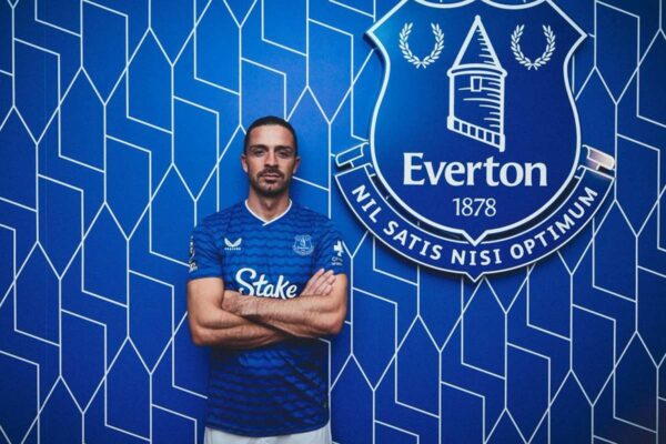 Ръководството на Евертън е все по-уверено, че ще задържи Грийлиш