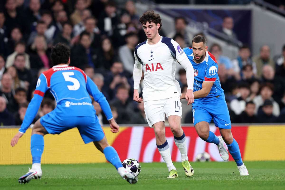 Легендата на Лийдс Еди Грей: Къде трябва да играе Арчи за Тотнъм