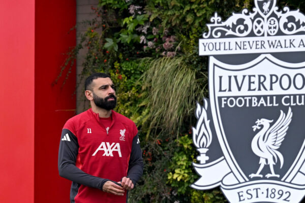 'Невероятен' Салах може да спечели още трофеи преди да напусне Ливърпул, смята Слот