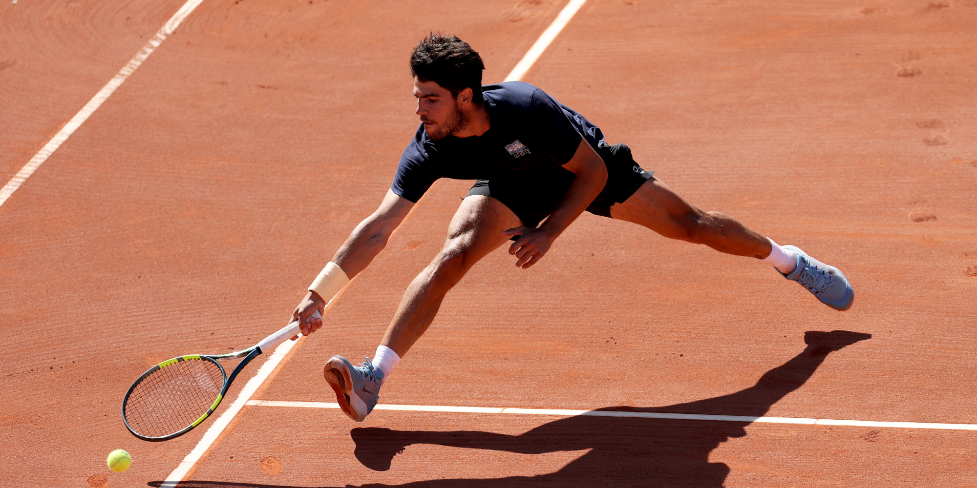 Алкарас готов да изцапа чорапите си с връщането на клей