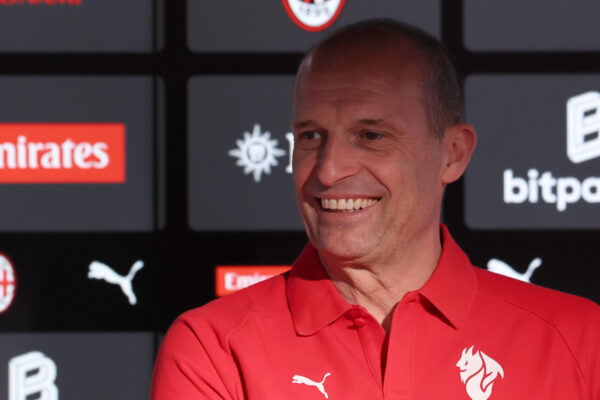 Алегри омаловажава връзките с Италия, докато се фокусира върху Милан и топ четири