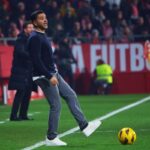 Треньорът на Жирона Мичел притиснат за интереса на Аякс