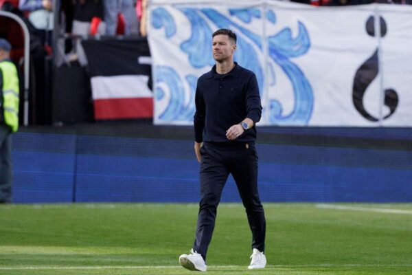 Хаби Алонсо е готов да изчака решенията на Ливърпул и Манчестър Сити